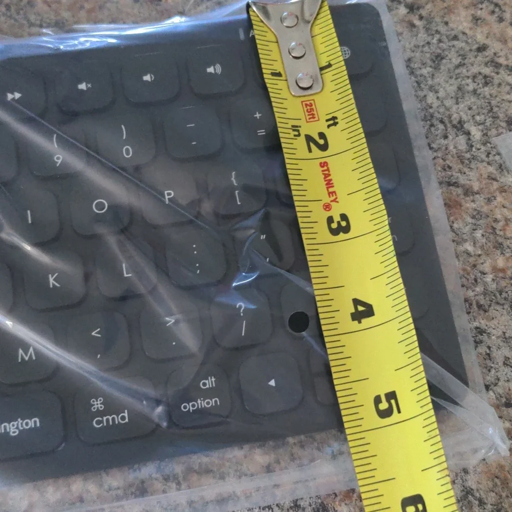 Kensington Simple Solutions Wired Compact iPad Keyboard Lightning Connec…